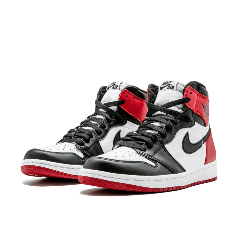 Air Jordan 1 Retro High OG “Black Toe”